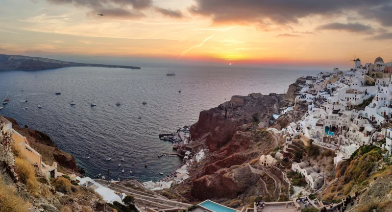 What are the best things you can do in Santorini?