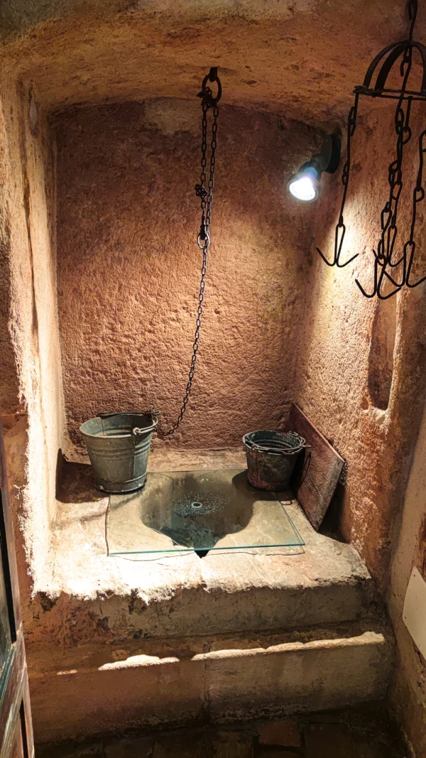 Casa Grotta del Casalnuovo bathroom, Matera, Italy